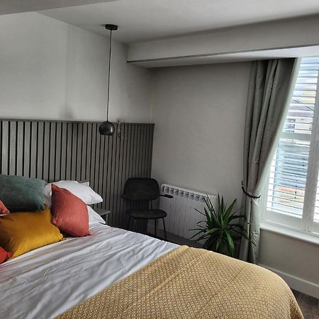 Sgwar Hotell Menai Bridge Exteriör bild